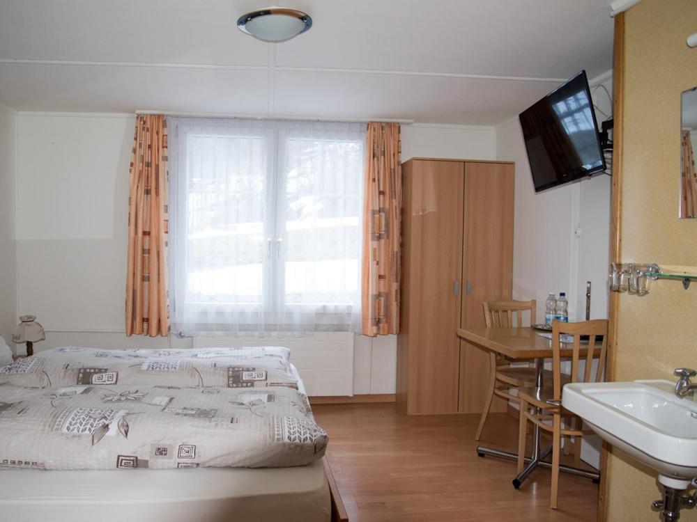 Hotel Restaurant Raben Linthal Extérieur photo